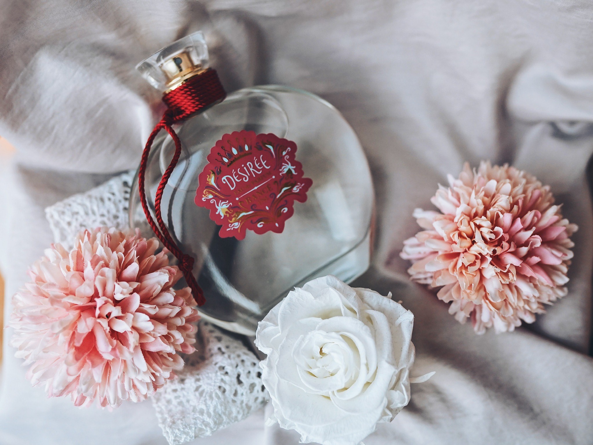 Of sneaked kisses and springtime scents: Désirée according to Ade Scents